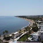 Ocean Living Puerto Banus -beachside Terrace Eaw Homes マルベーリャ